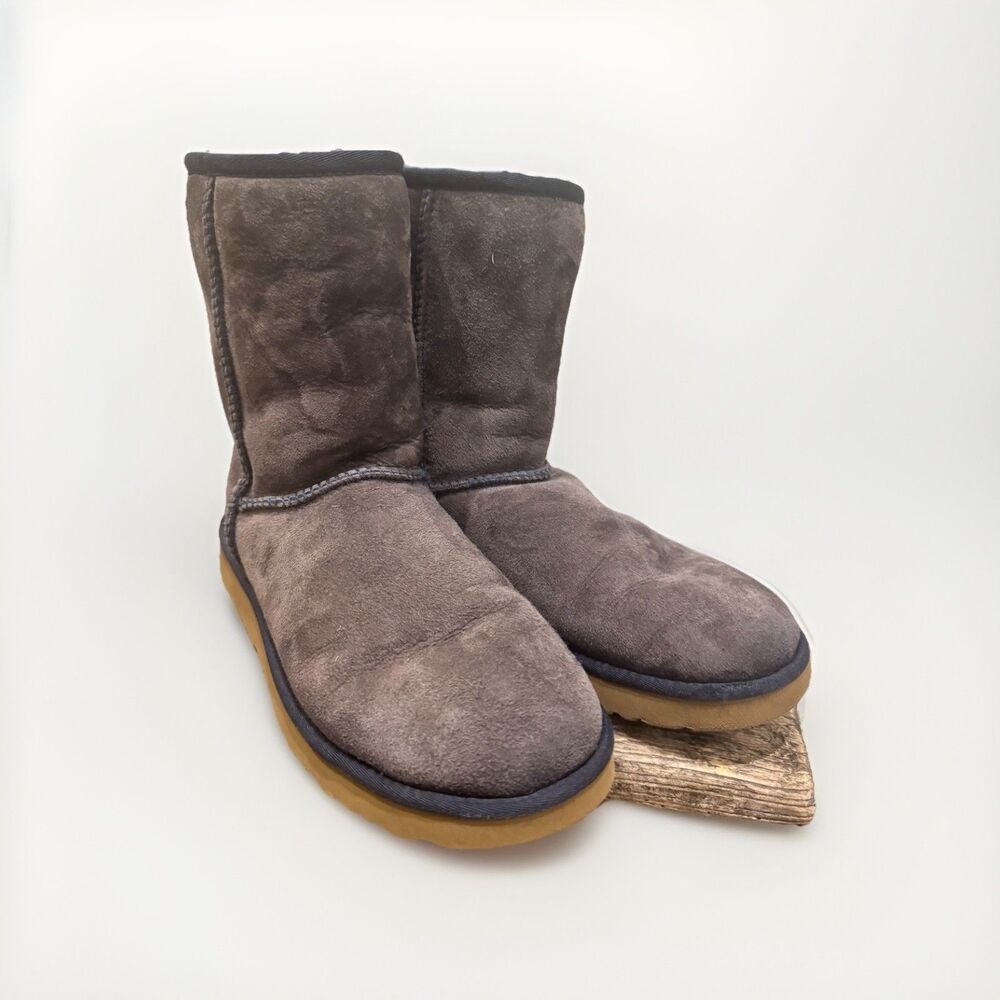Women’s UGG Classic Short II Grey Blue Suede  Navy Trim Sheepskin Lined  9 Boot